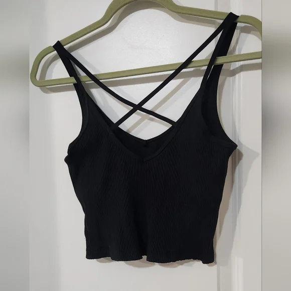 Vuori Women's Black Cross-Back Top - Picture 4 of 6